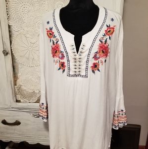 Lucy & Laurel white top with bohemian accents